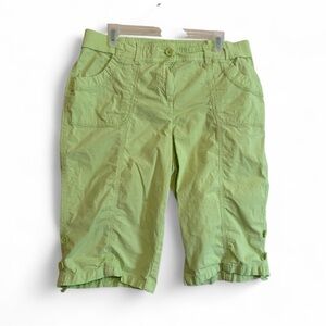 Chicos utility shorts Chicos size 1.5 USA 10 lime Green